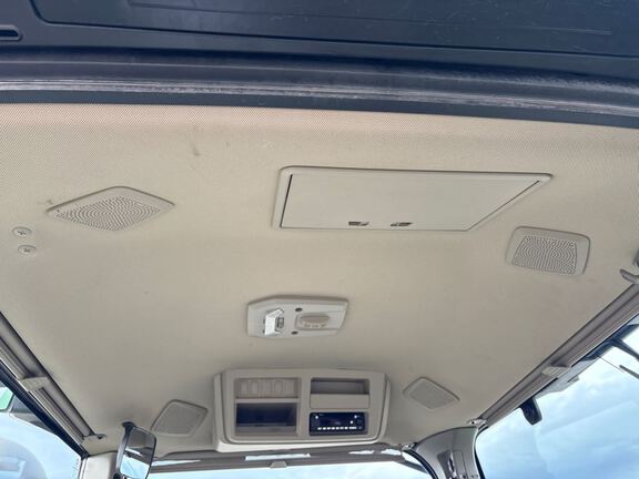 2022 John Deere 8R 340 Tractor