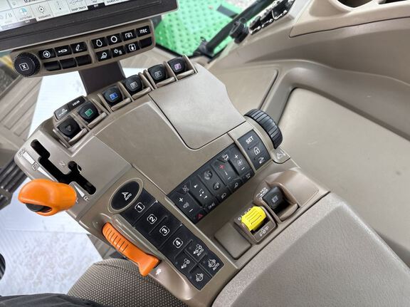 2022 John Deere 8R 340 Tractor