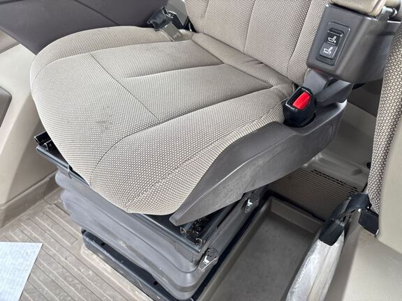 2022 John Deere 8R 340 Tractor