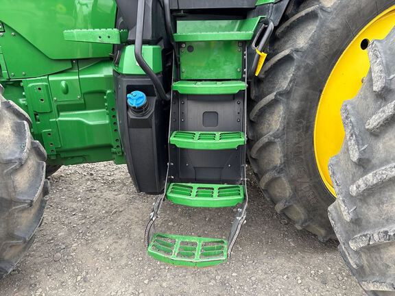 2023 John Deere 8R 340 Tractor