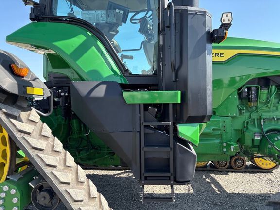 2025 John Deere 8RX 410 Tractor Rubber Track