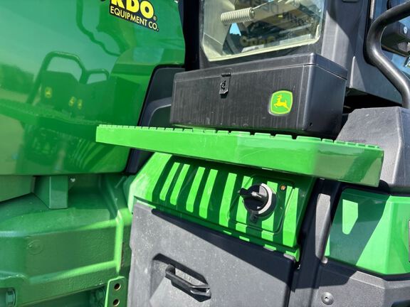 2025 John Deere 8RX 410 Tractor Rubber Track