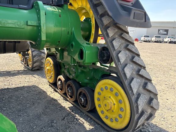 2025 John Deere 8RX 410 Tractor Rubber Track