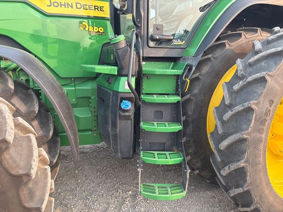 2025 John Deere 8R 370 Tractor