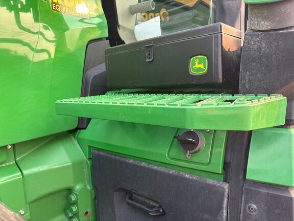 2025 John Deere 8R 370 Tractor