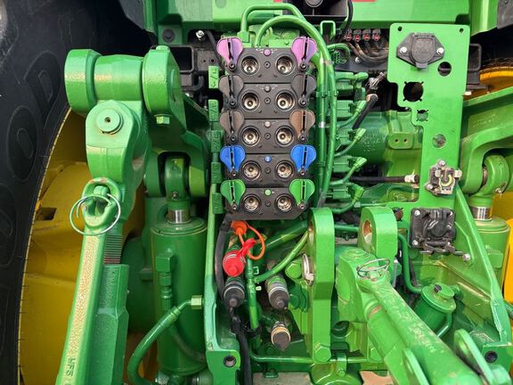 2025 John Deere 8R 370 Tractor