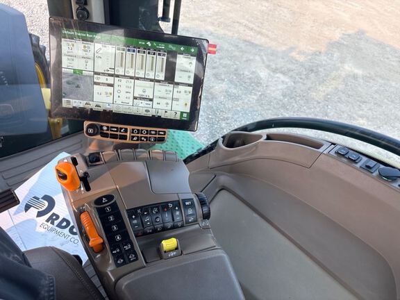 2025 John Deere 8R 370 Tractor