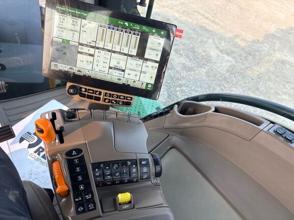 2025 John Deere 8R 370 Tractor