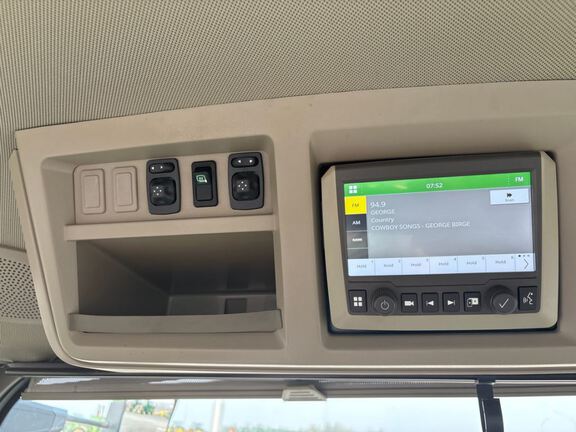 2025 John Deere 8R 370 Tractor
