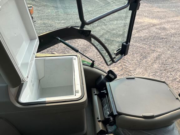 2025 John Deere 8R 370 Tractor