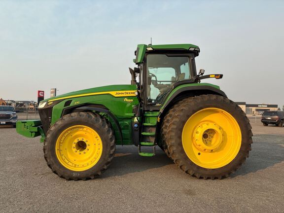 2025 John Deere 8R 370 Tractor