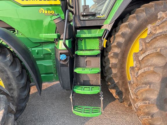2025 John Deere 8R 370 Tractor