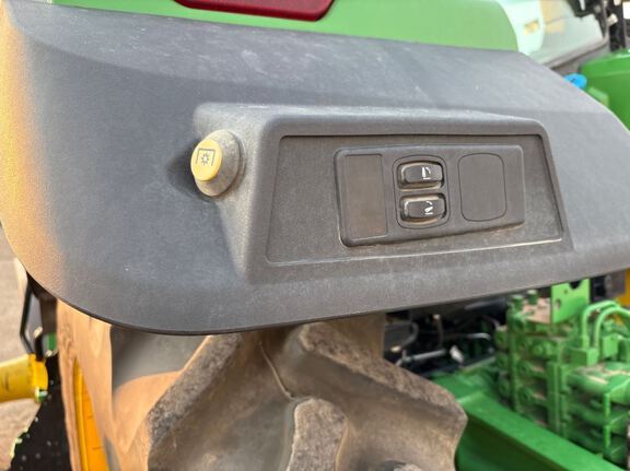 2025 John Deere 8R 370 Tractor