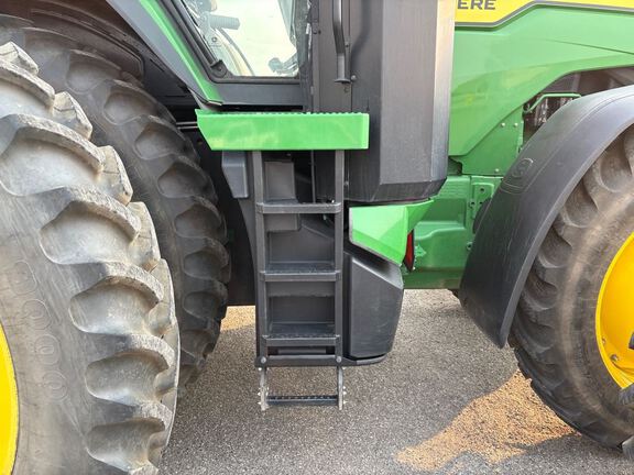 2025 John Deere 8R 370 Tractor