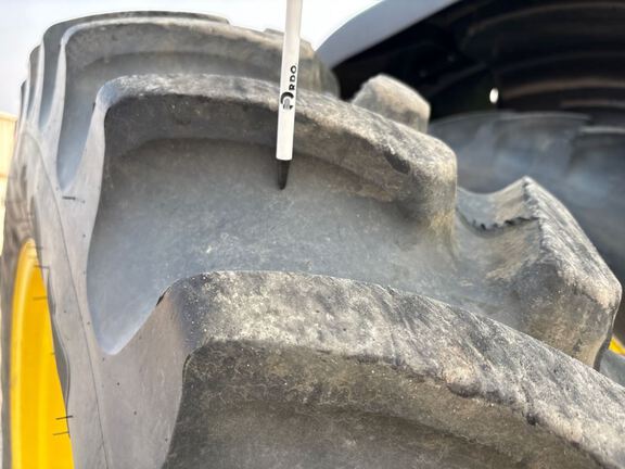 2025 John Deere 8R 370 Tractor