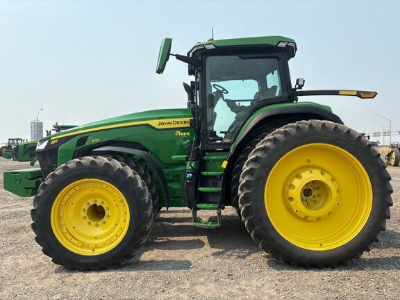 2025 John Deere 8R 370 Tractor