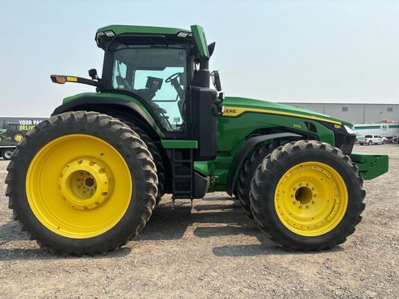 2025 John Deere 8R 370 Tractor
