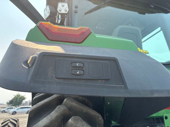 2025 John Deere 8R 370 Tractor