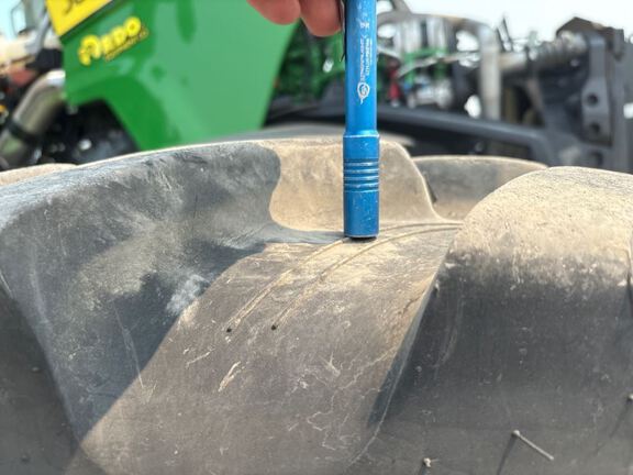 2025 John Deere 8R 370 Tractor