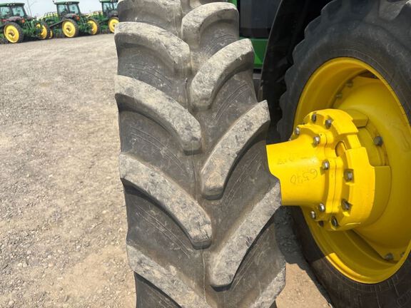 2025 John Deere 8R 370 Tractor