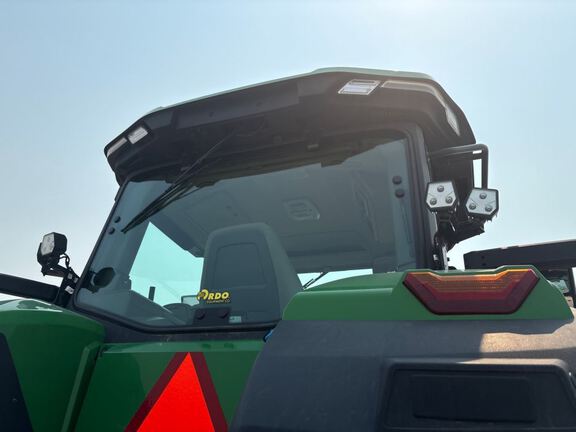 2025 John Deere 8R 370 Tractor