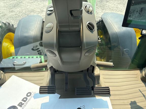 2025 John Deere 8R 370 Tractor