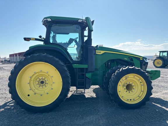 2023 John Deere 8R 230 Tractor