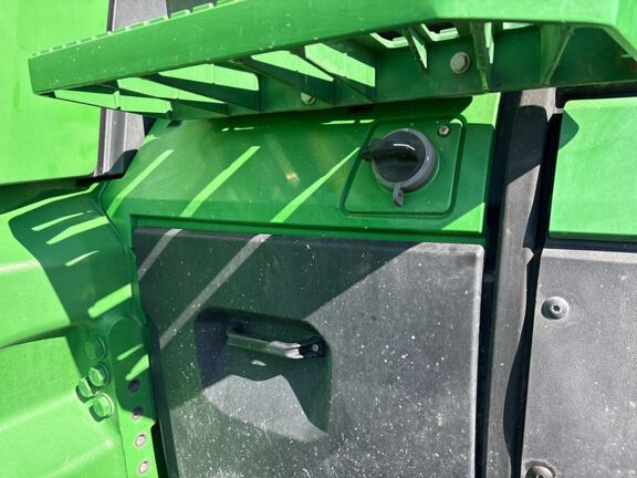 2023 John Deere 8R 230 Tractor