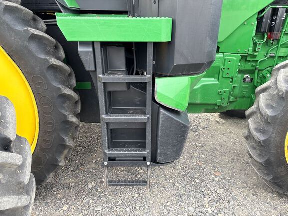 2023 John Deere 8R 230 Tractor