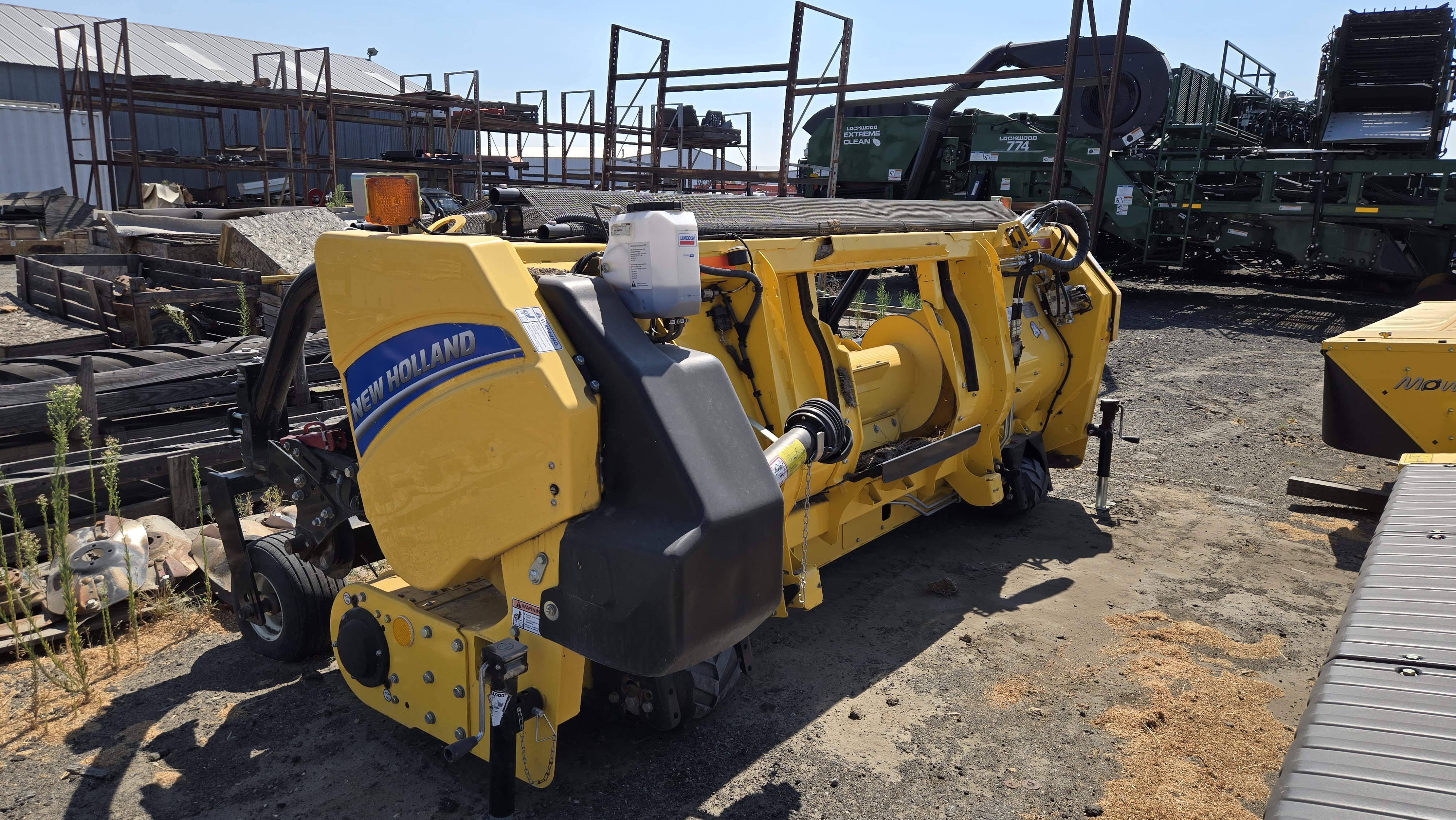 2022 New Holland 380HDY Header Forage