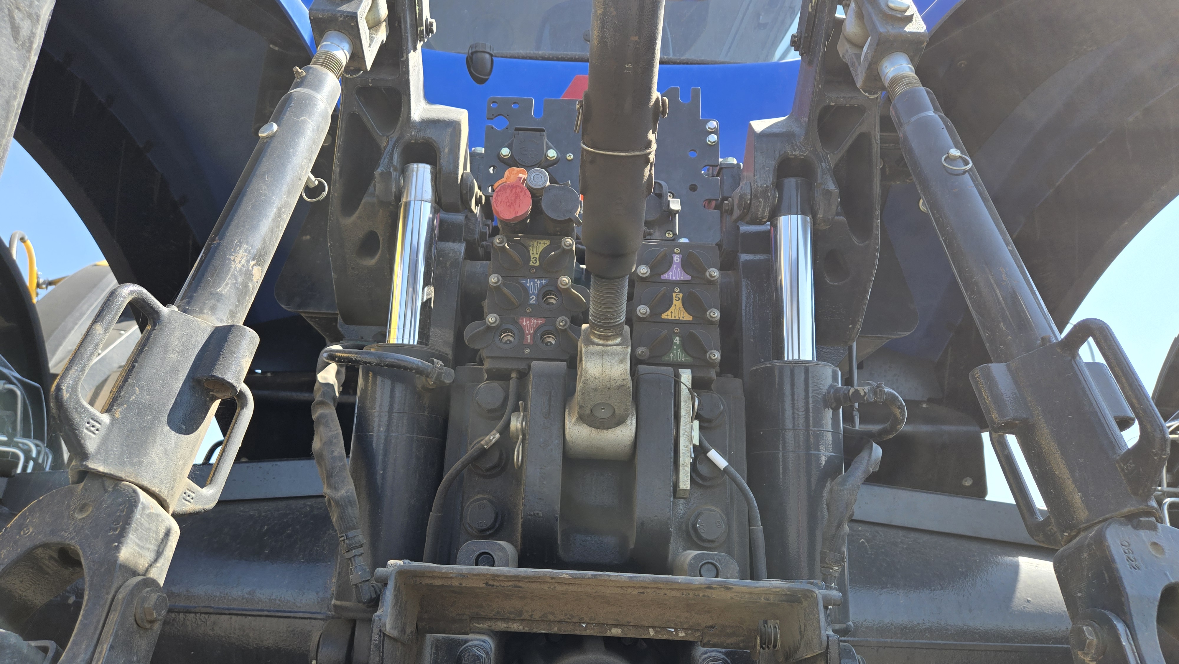 2024 New Holland T8.435 Tractor