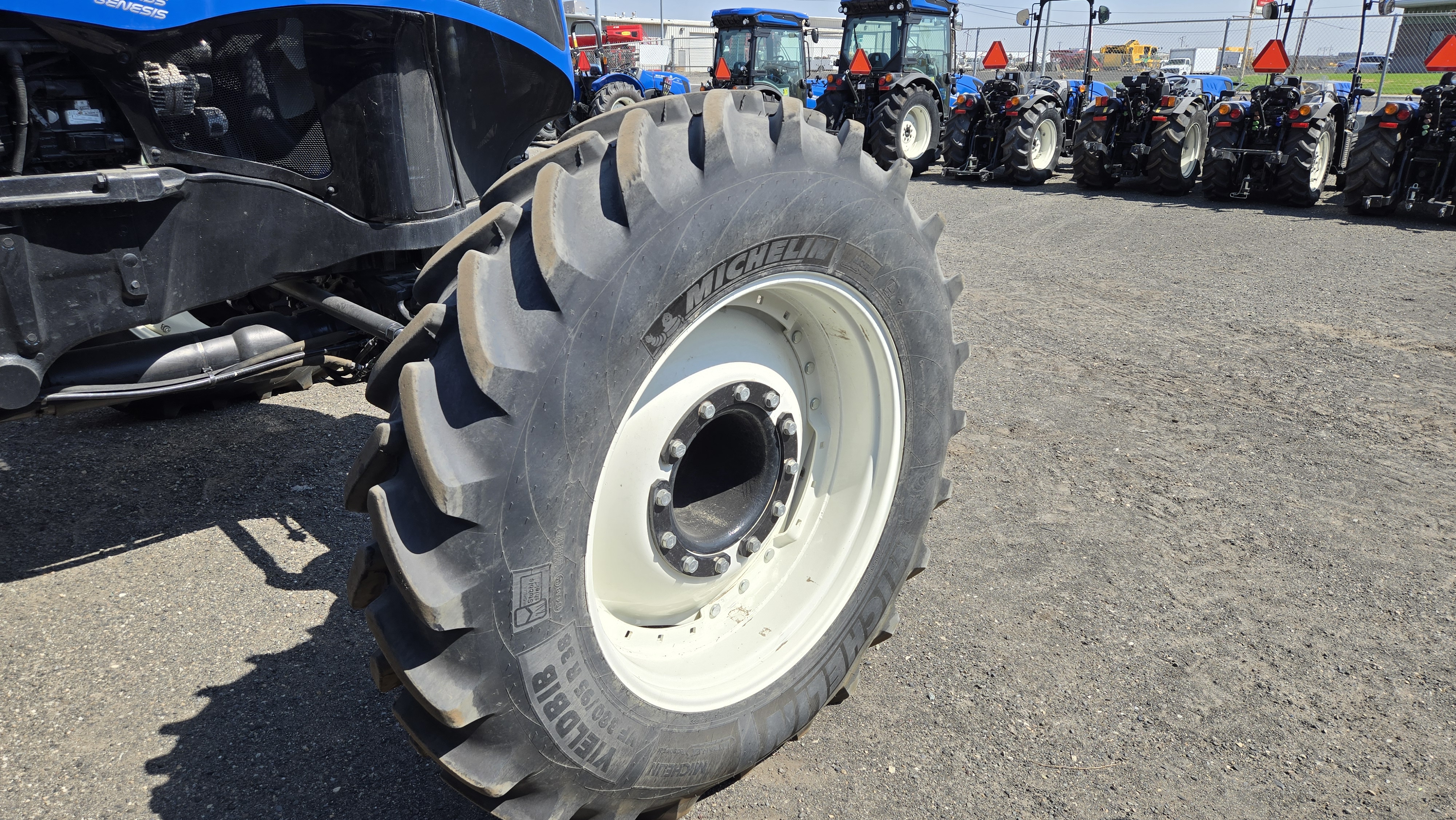 2024 New Holland T8.435 Tractor