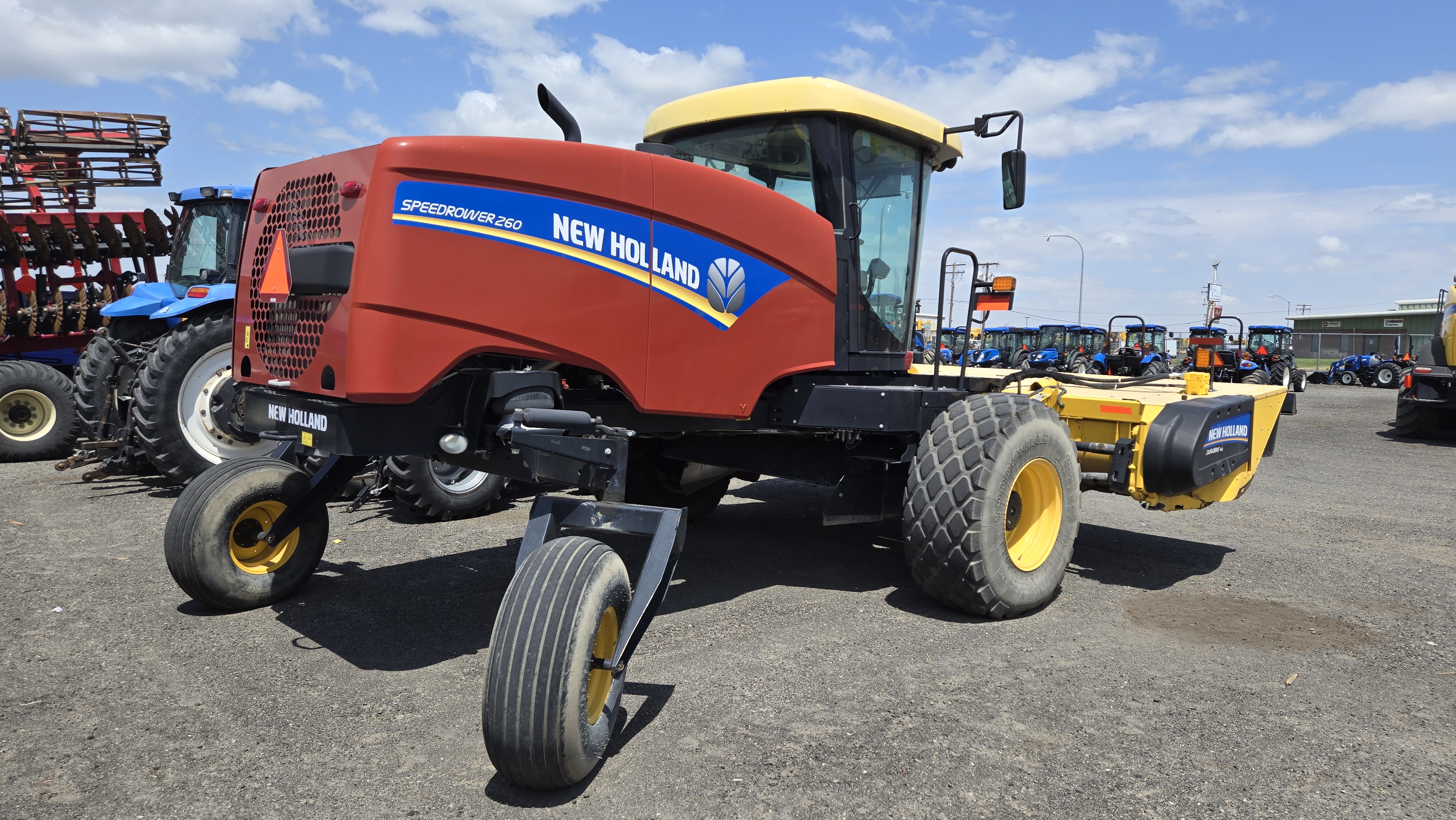 2021 New Holland SPEEDROWER 260 Windrower