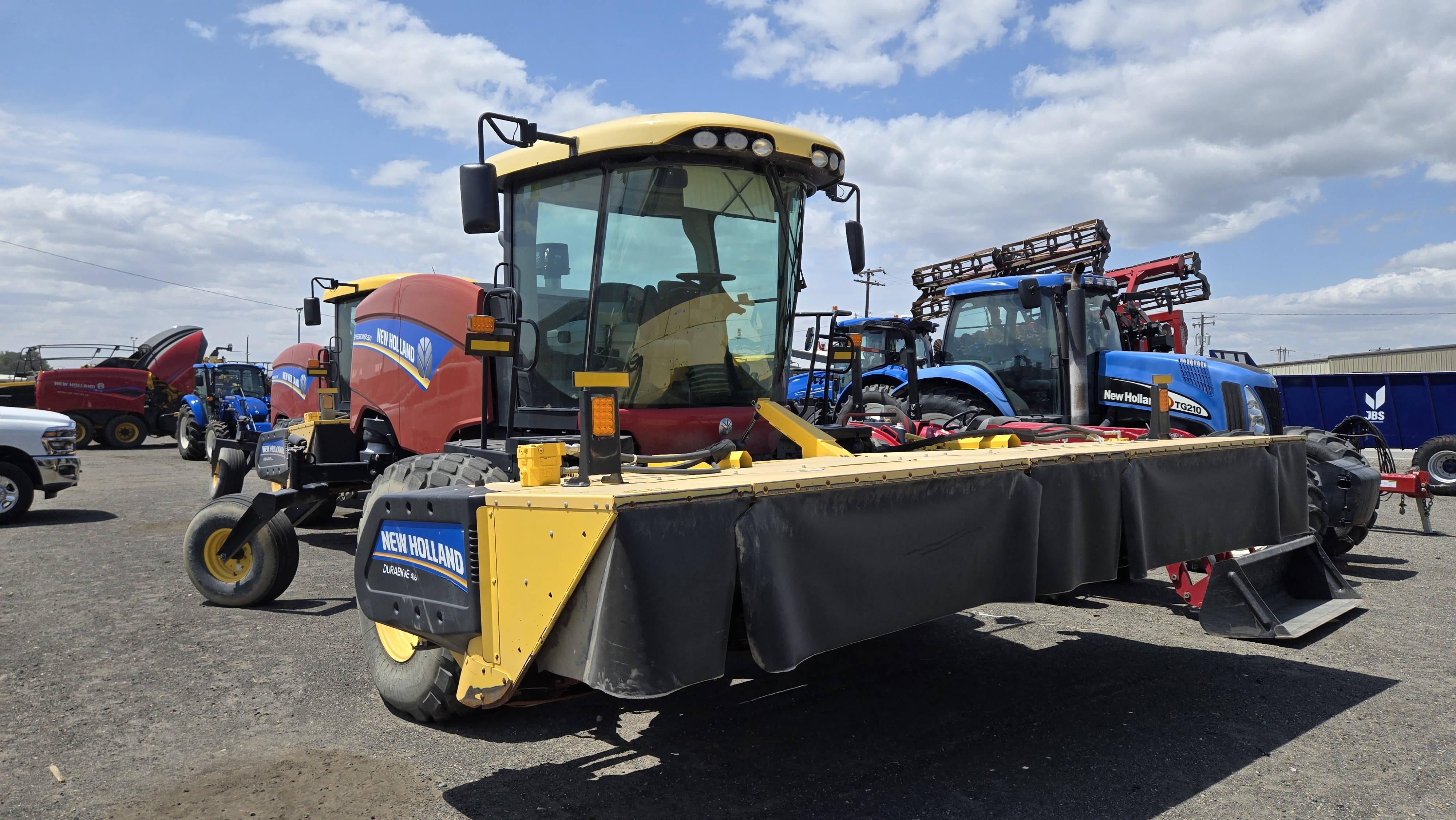 2021 New Holland SPEEDROWER 260 Windrower