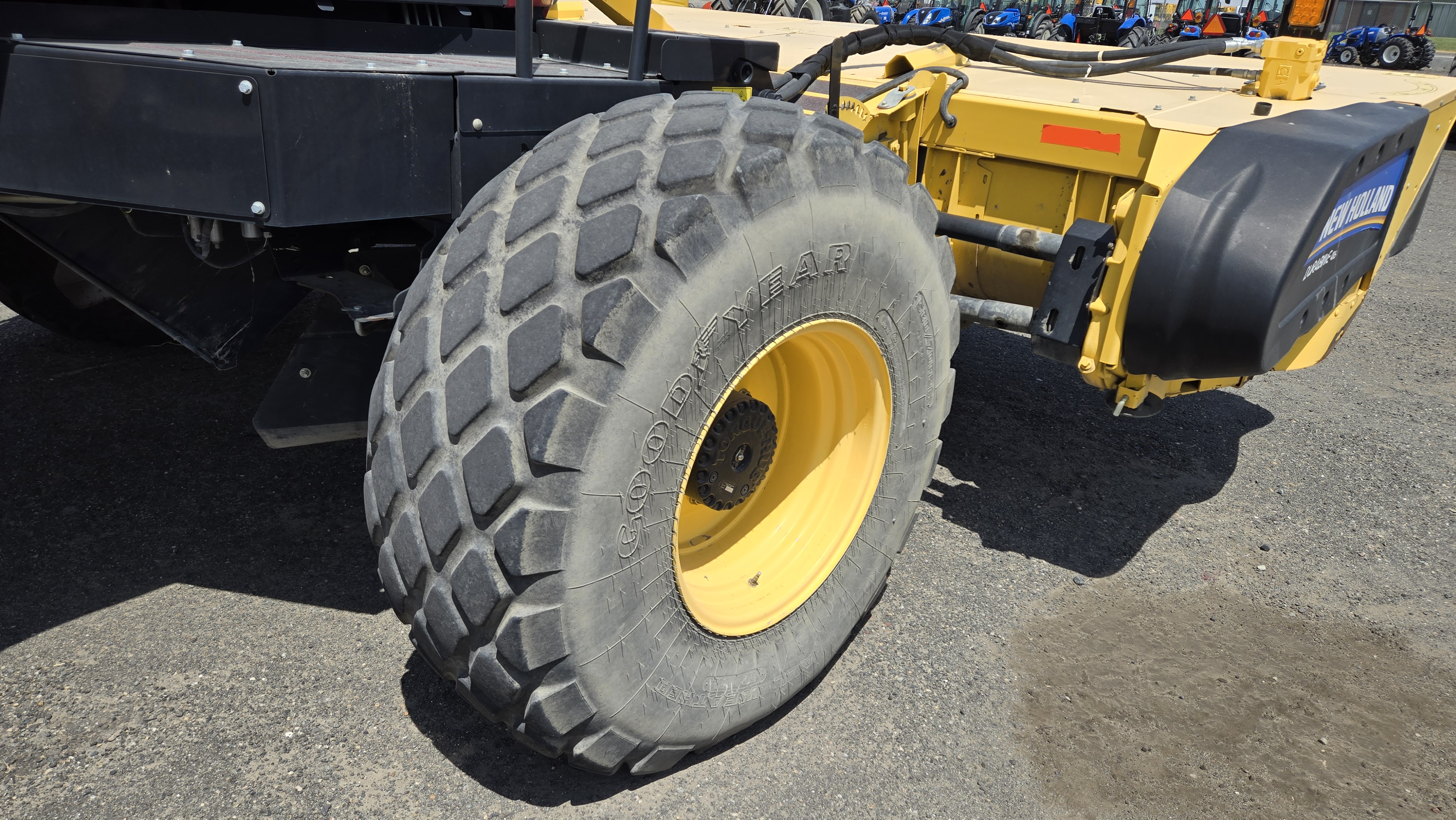 2021 New Holland SPEEDROWER 260 Windrower