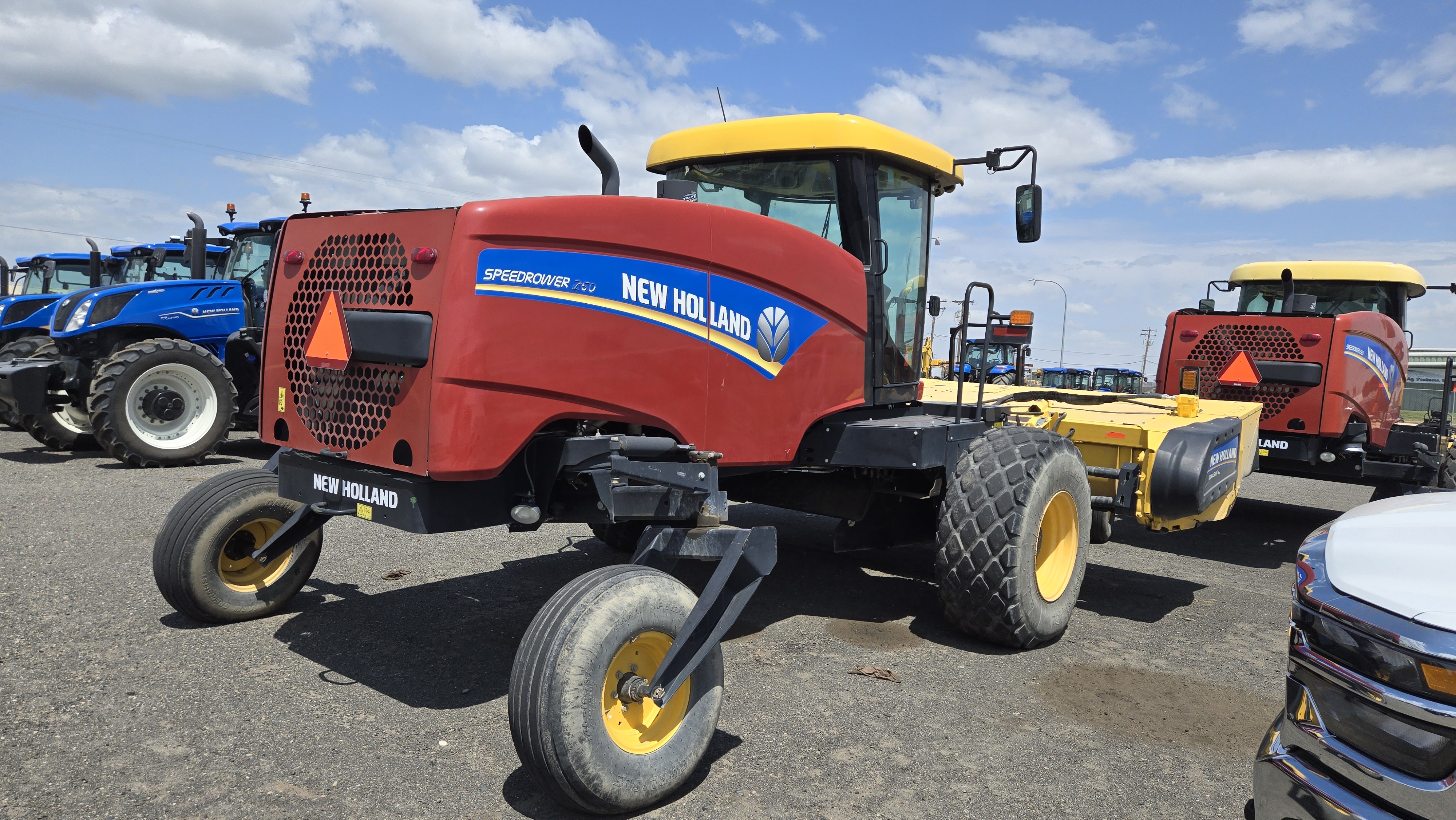 2019 New Holland SPEEDROWER 260 Windrower
