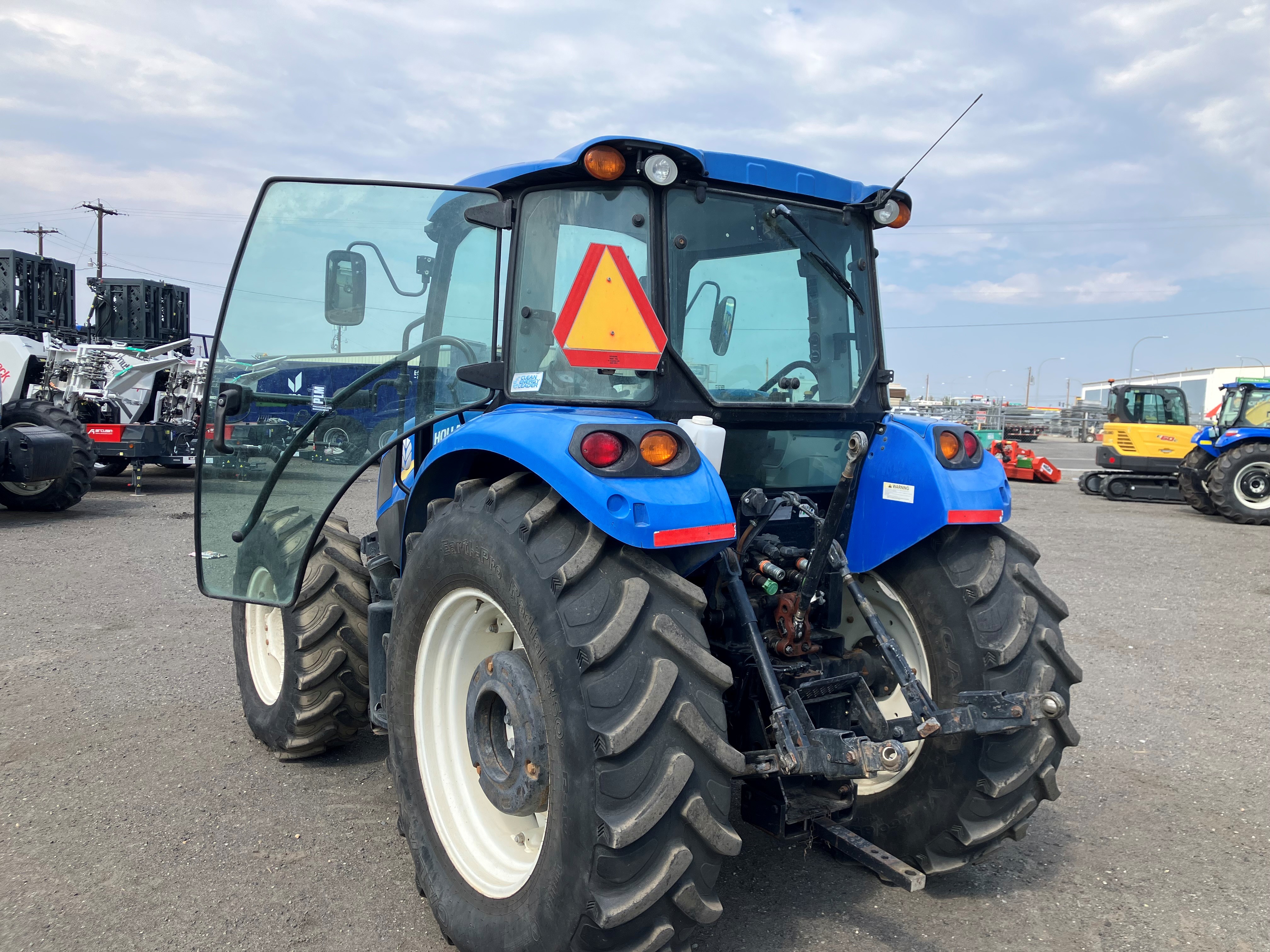 2014 New Holland T4.105A Tractor