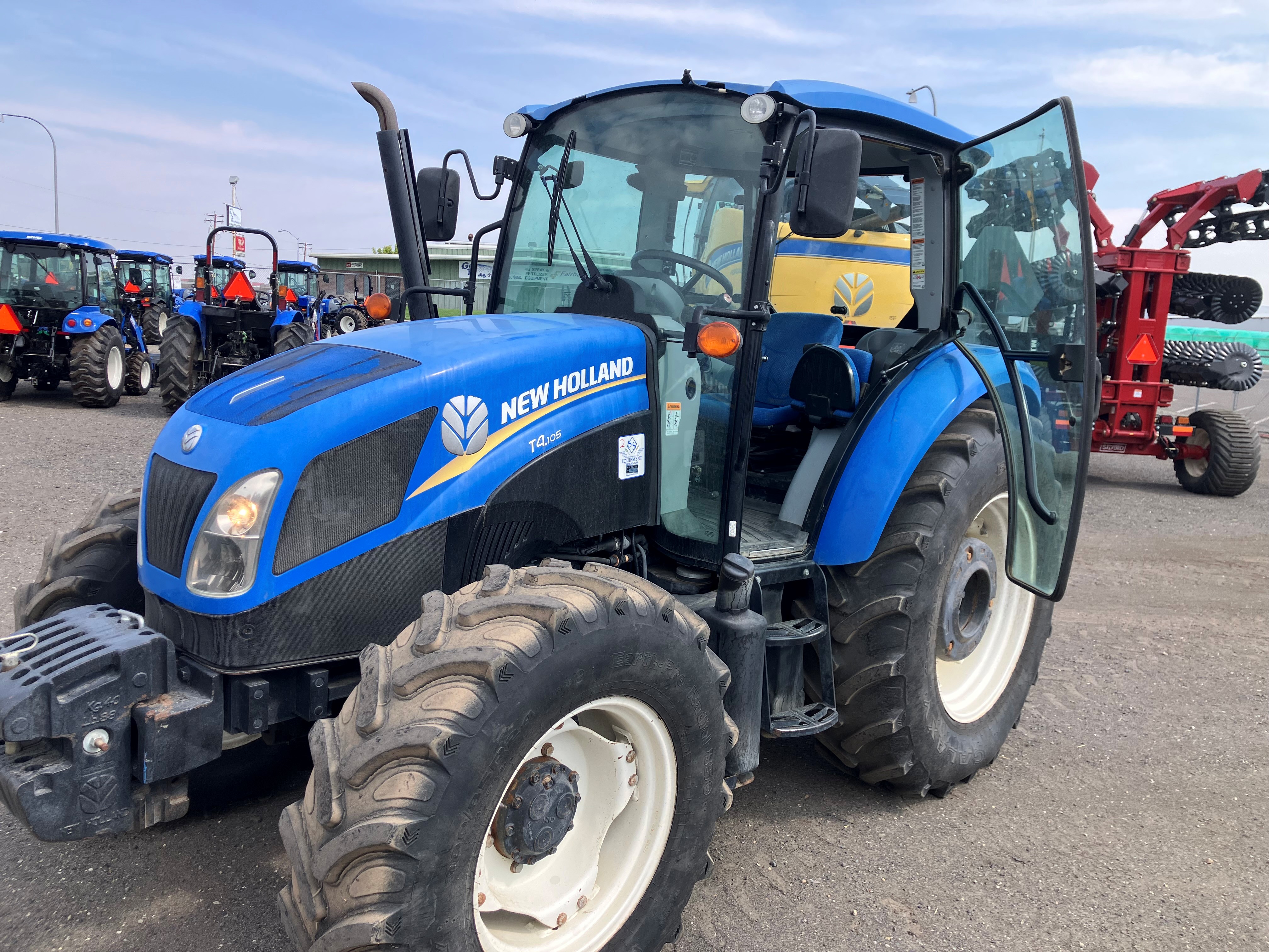 2014 New Holland T4.105A Tractor