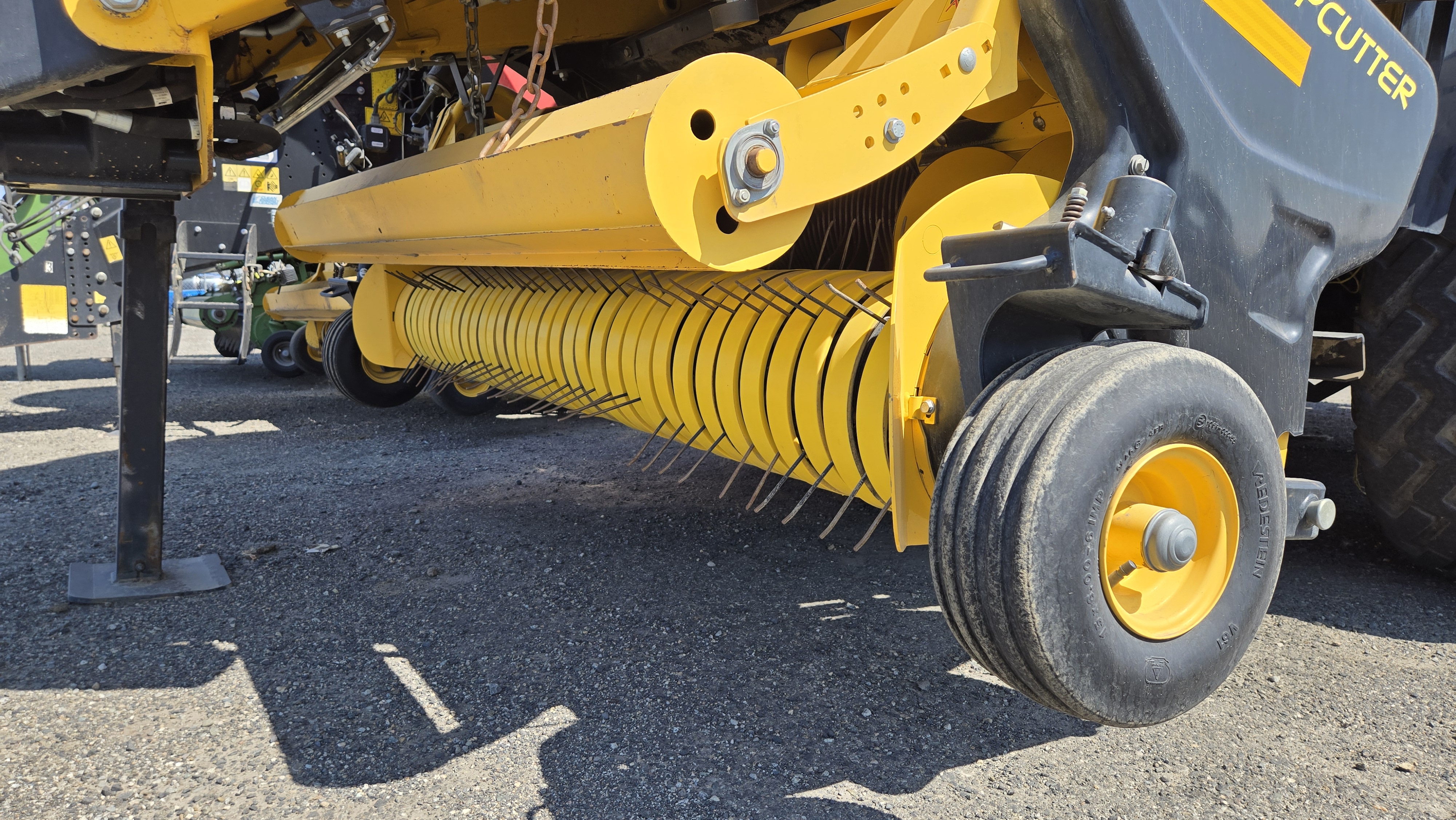 2022 New Holland 340R PLUS HD Baler/Square