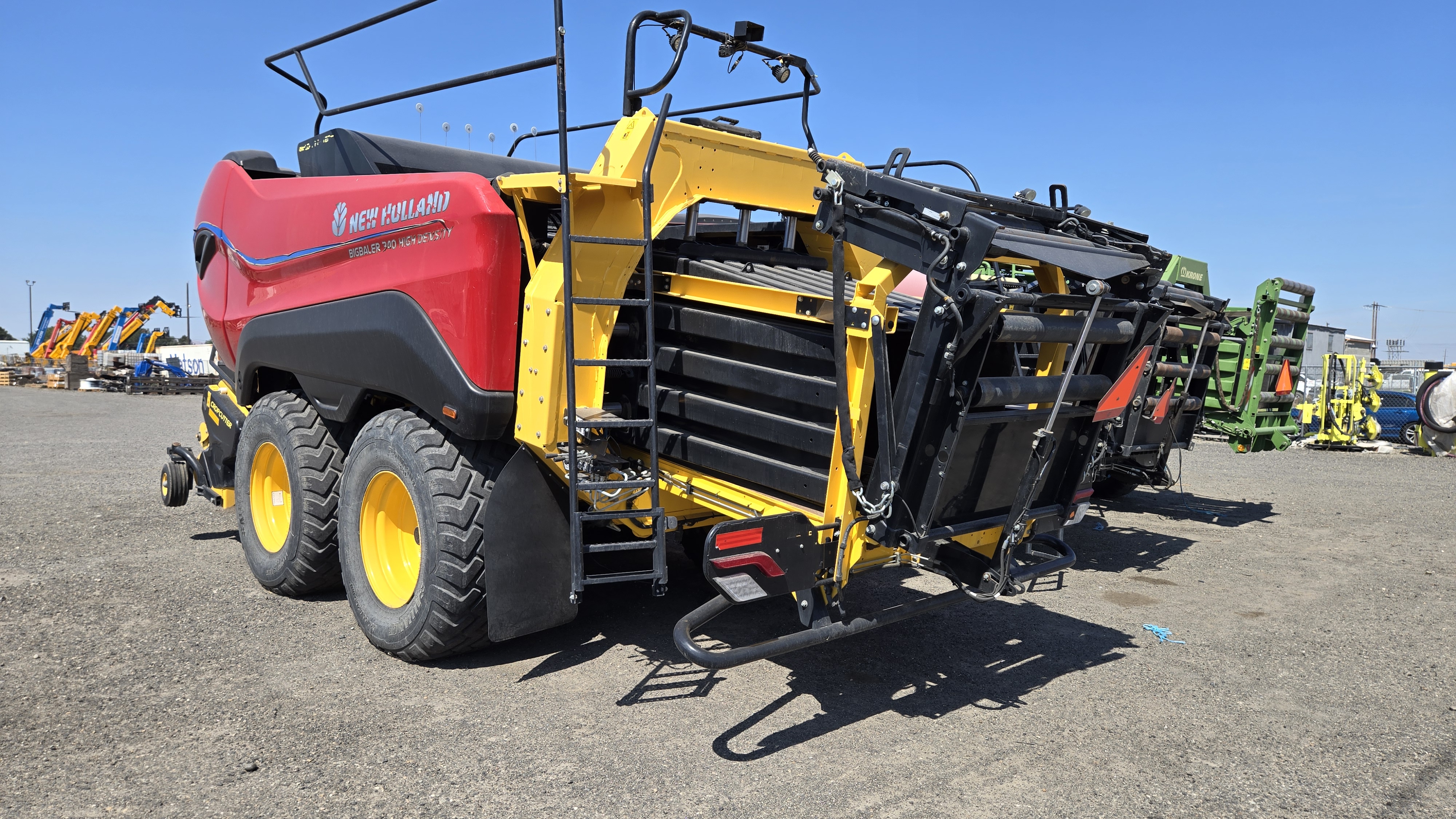 2022 New Holland 340R PLUS HD Baler/Square