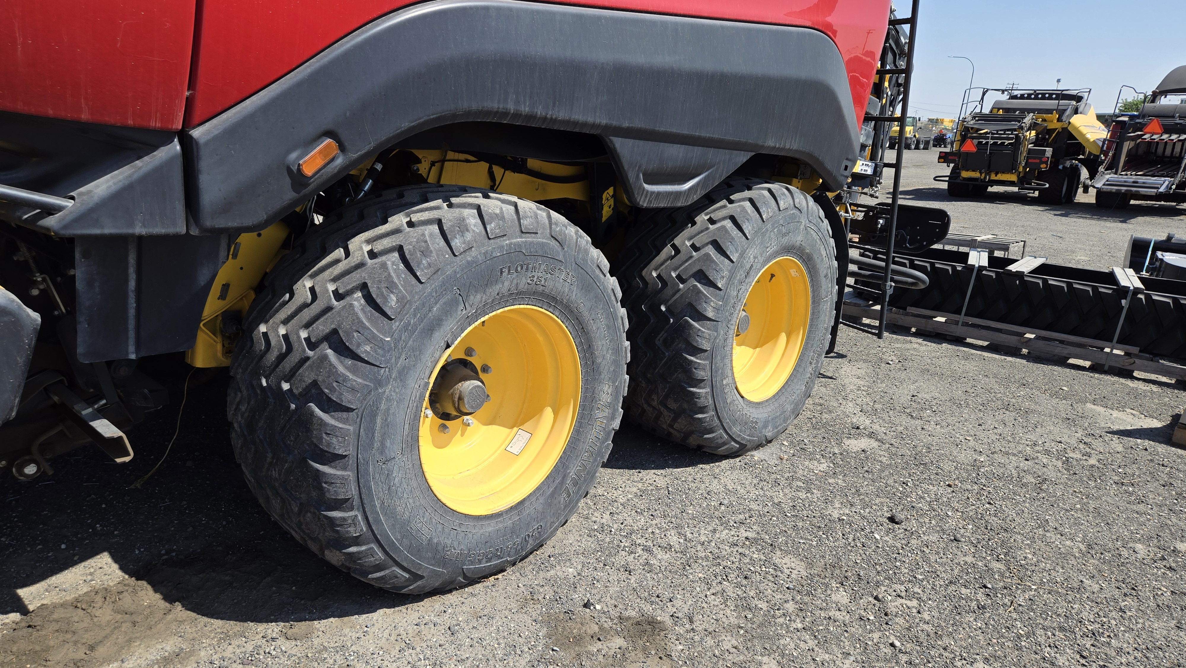 2023 New Holland 340R PLUS HD Baler/Square