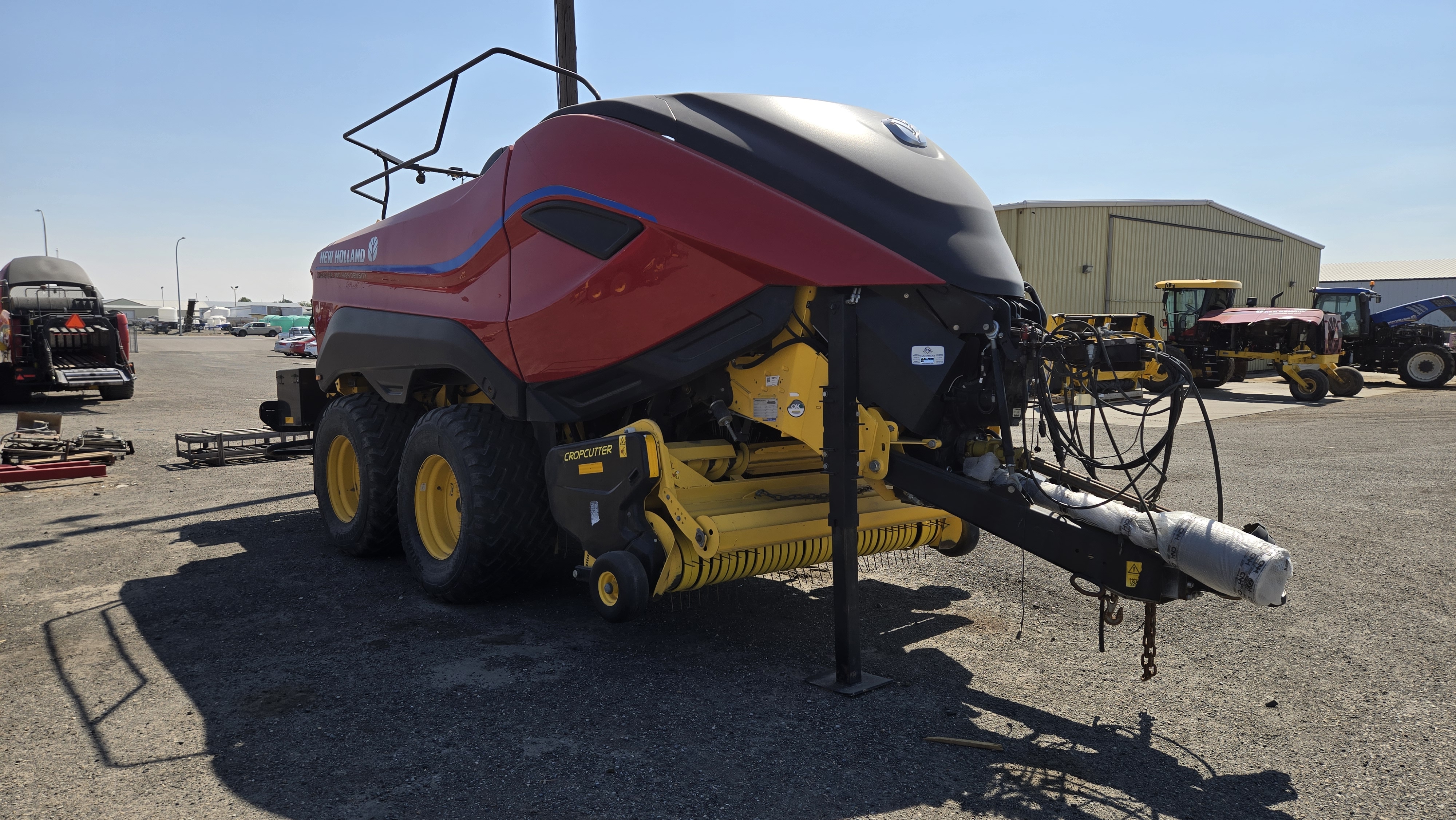 2023 New Holland 340R PLUS HD Baler/Square