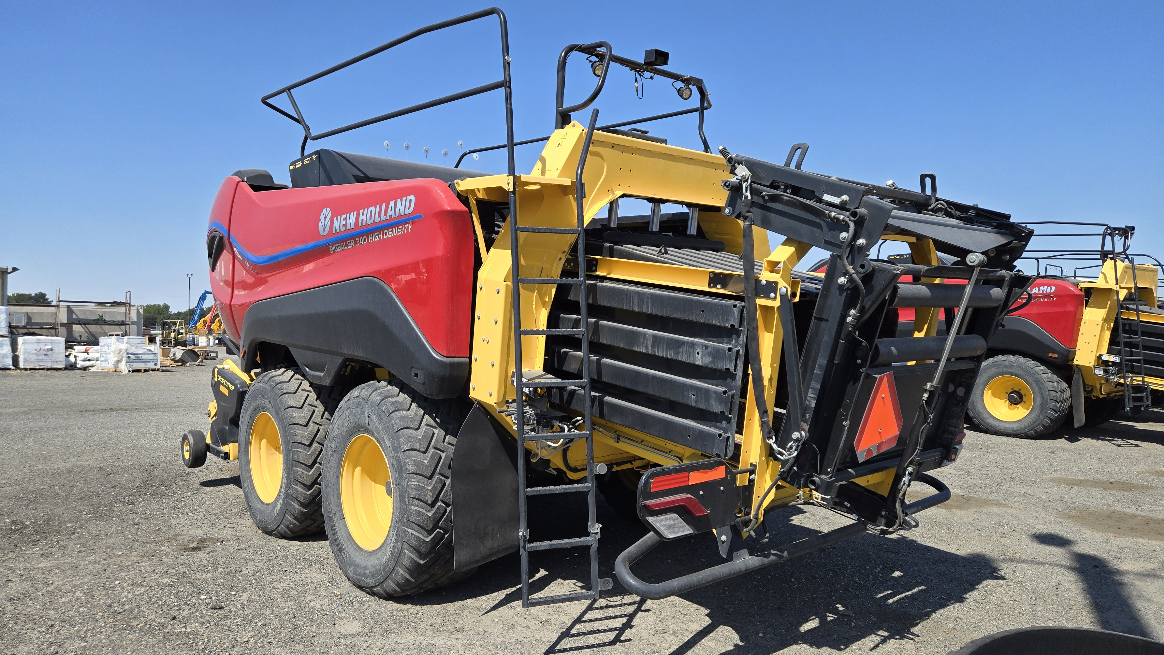2023 New Holland 340R PLUS HD Baler/Square
