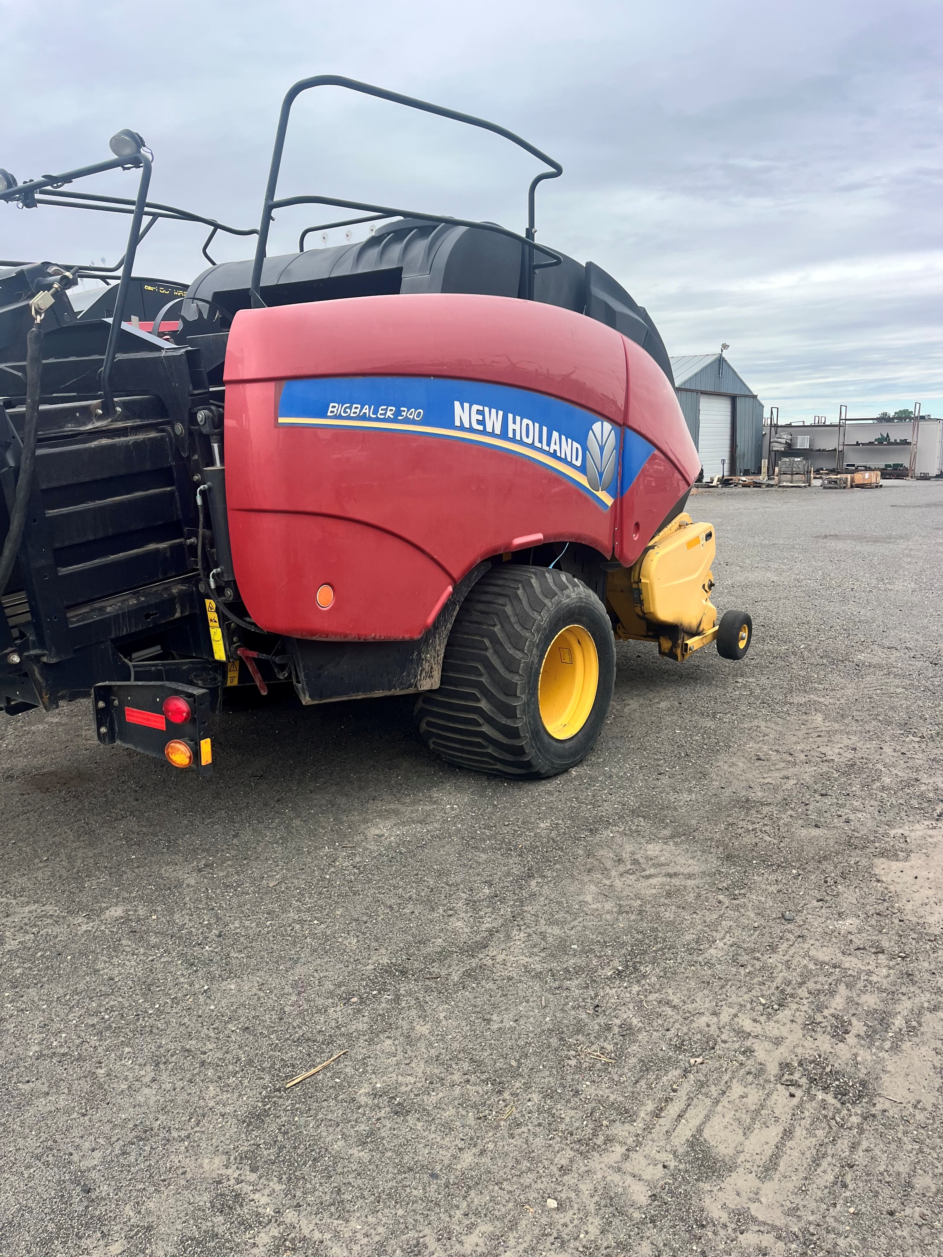2016 New Holland 340S Baler/Square