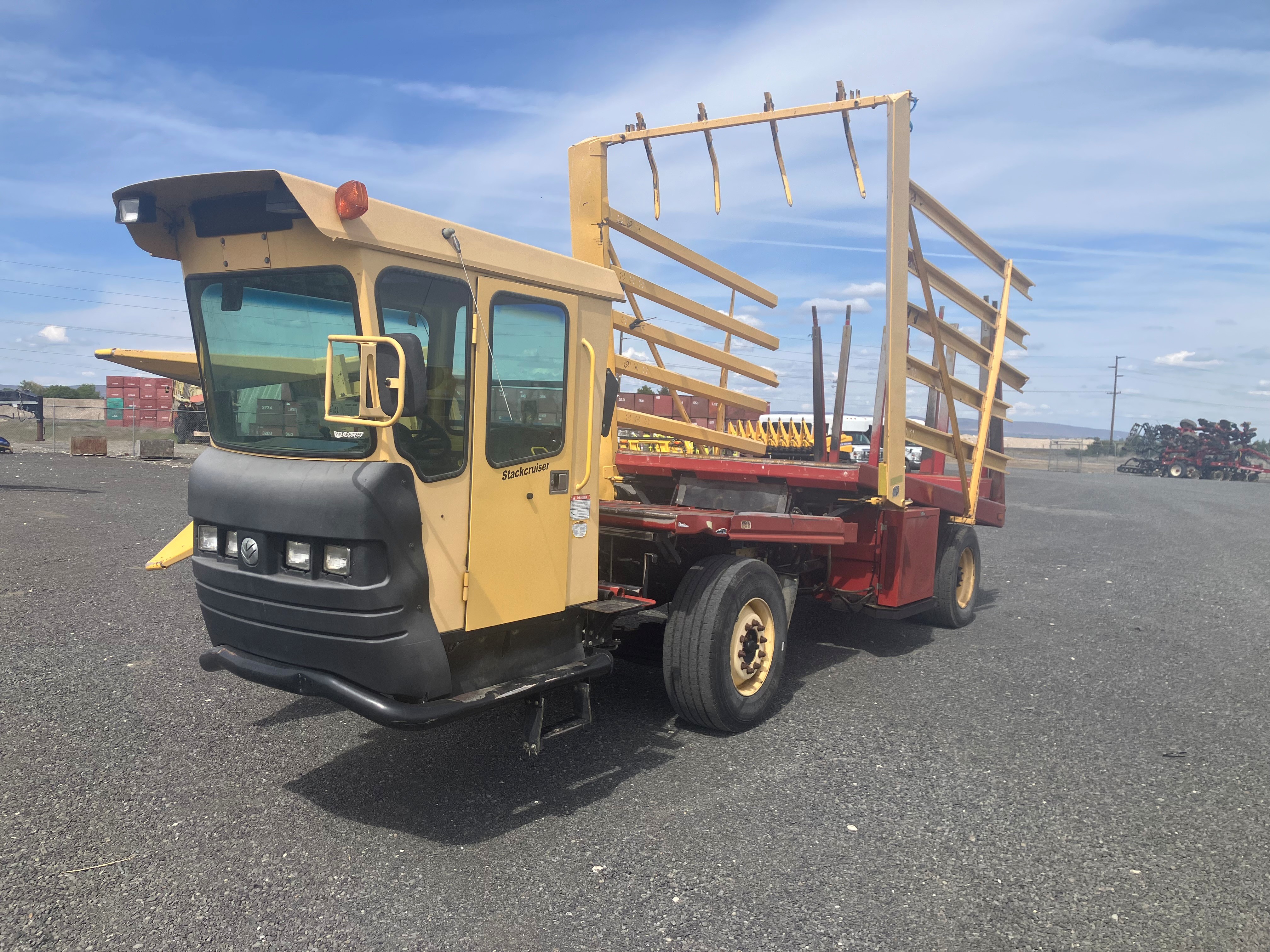 2010 New Holland H9880 Bale Wagon