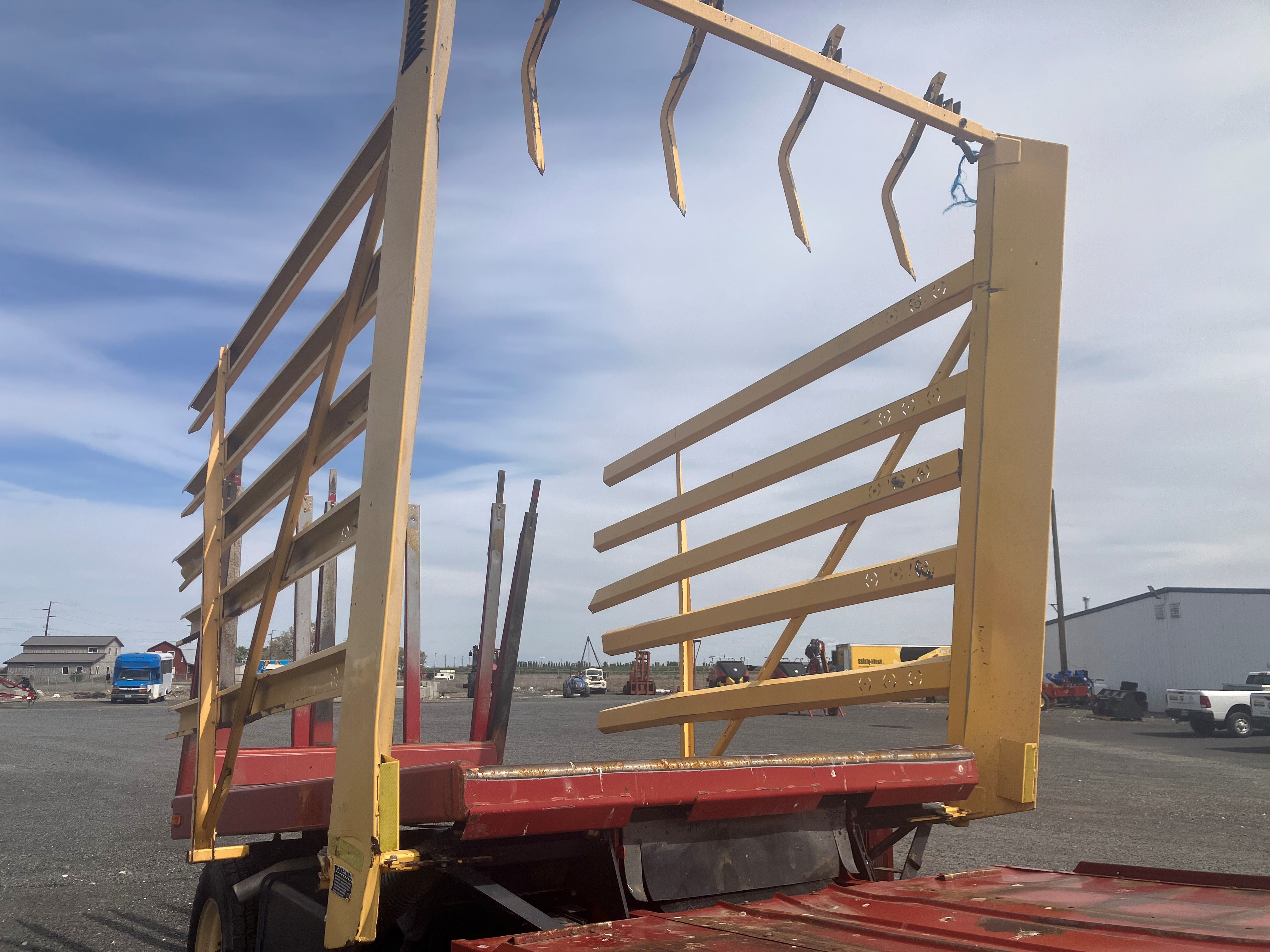 2010 New Holland H9880 Bale Wagon