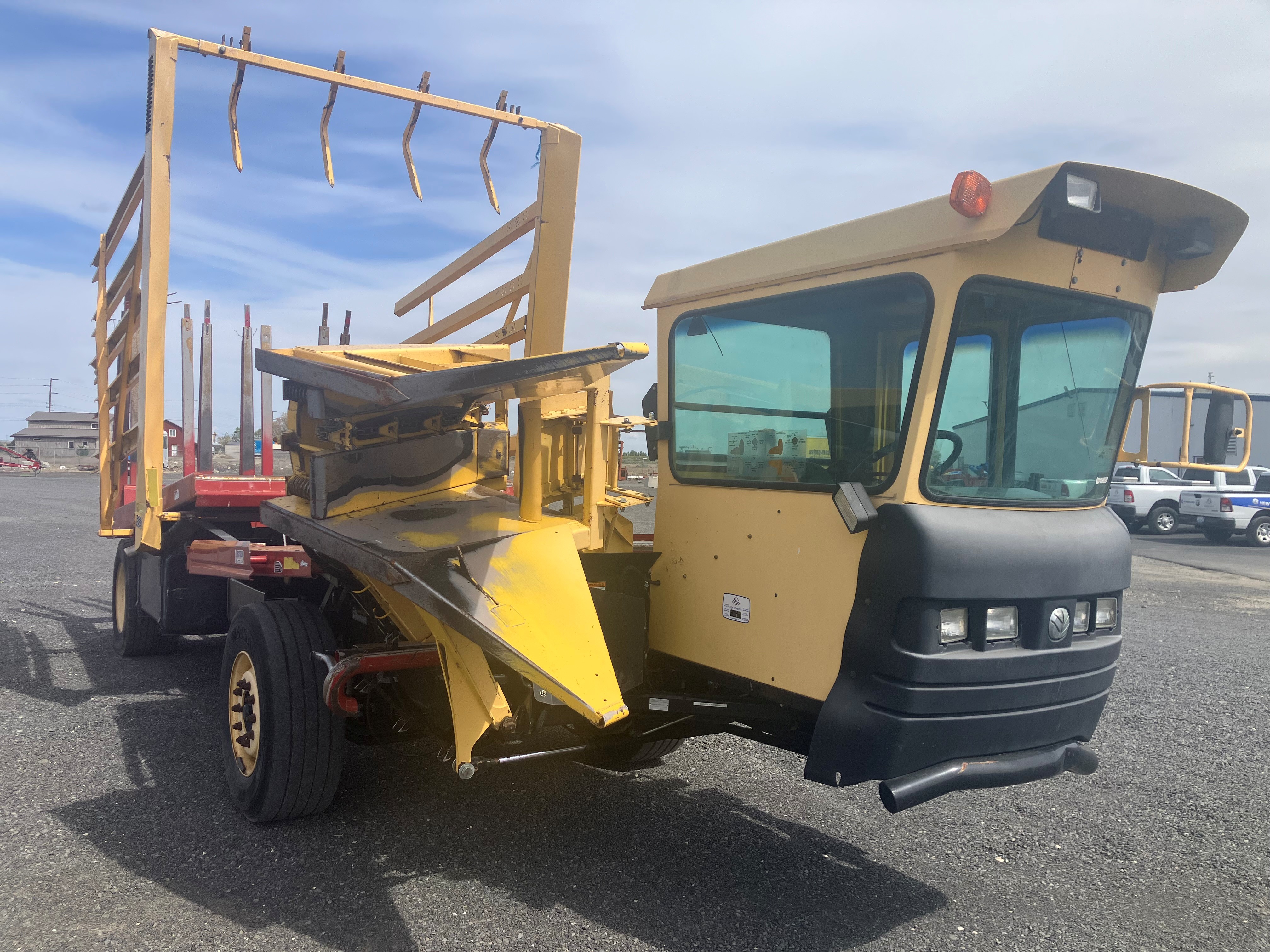 2010 New Holland H9880 Bale Wagon