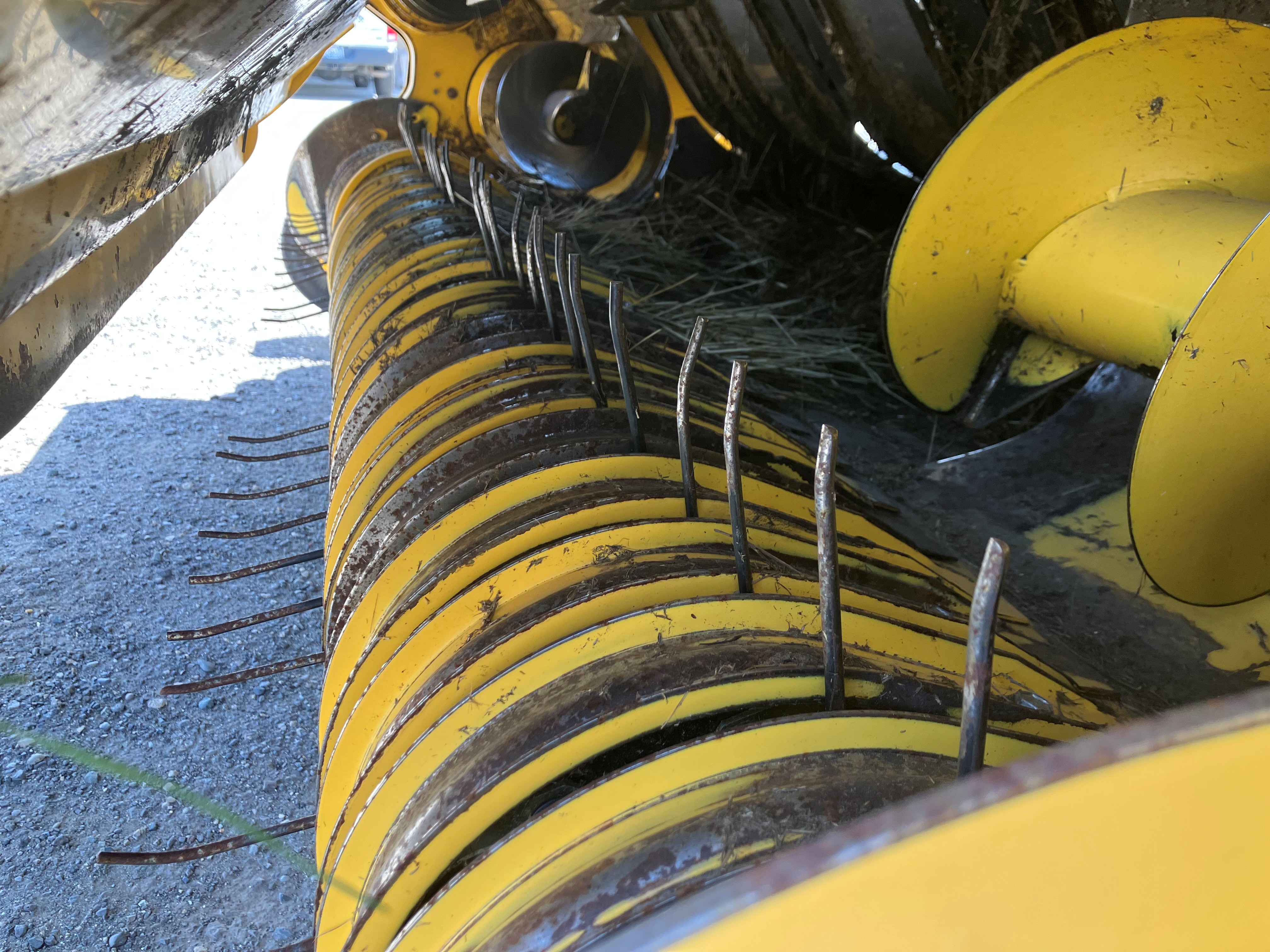 2013 New Holland 340S Baler/Square