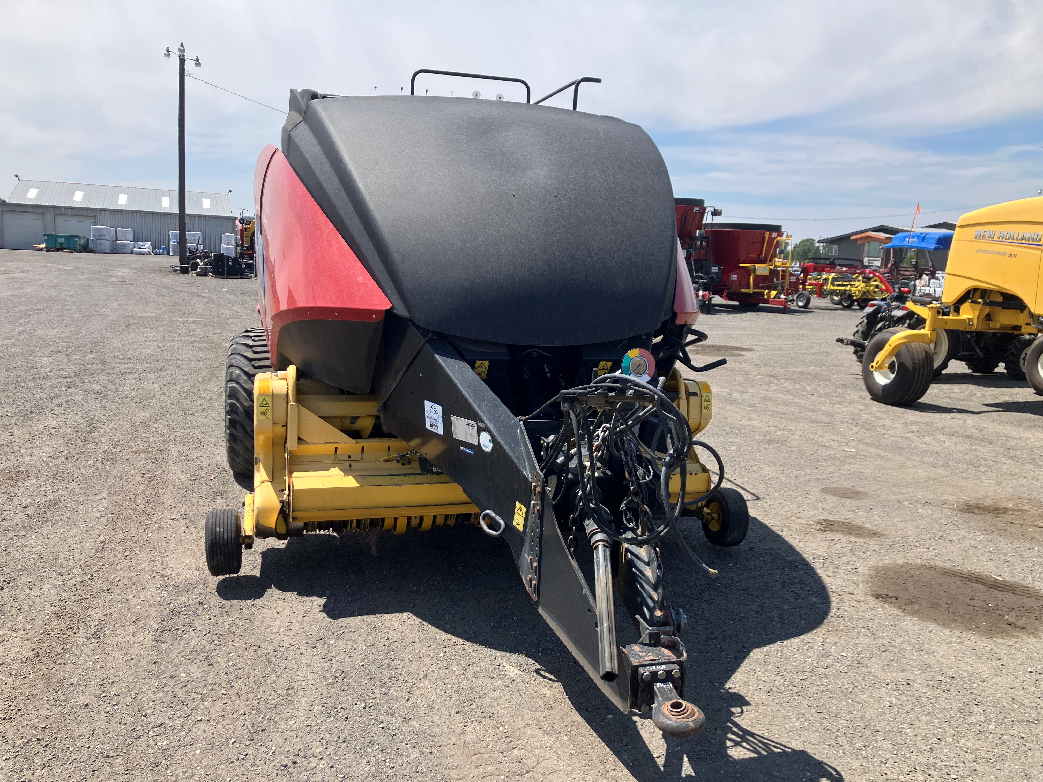2013 New Holland 340S Baler/Square