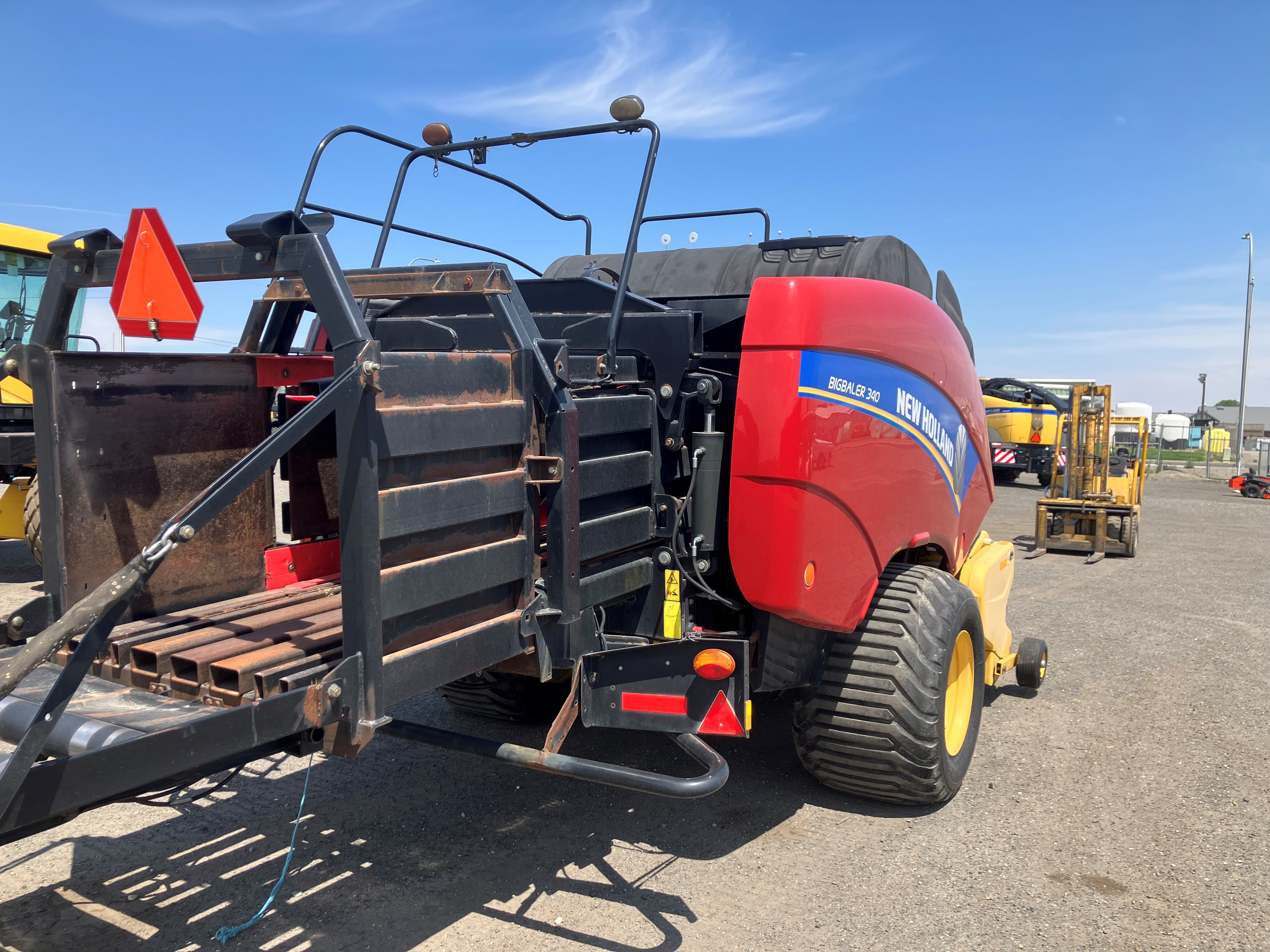 2013 New Holland 340S Baler/Square